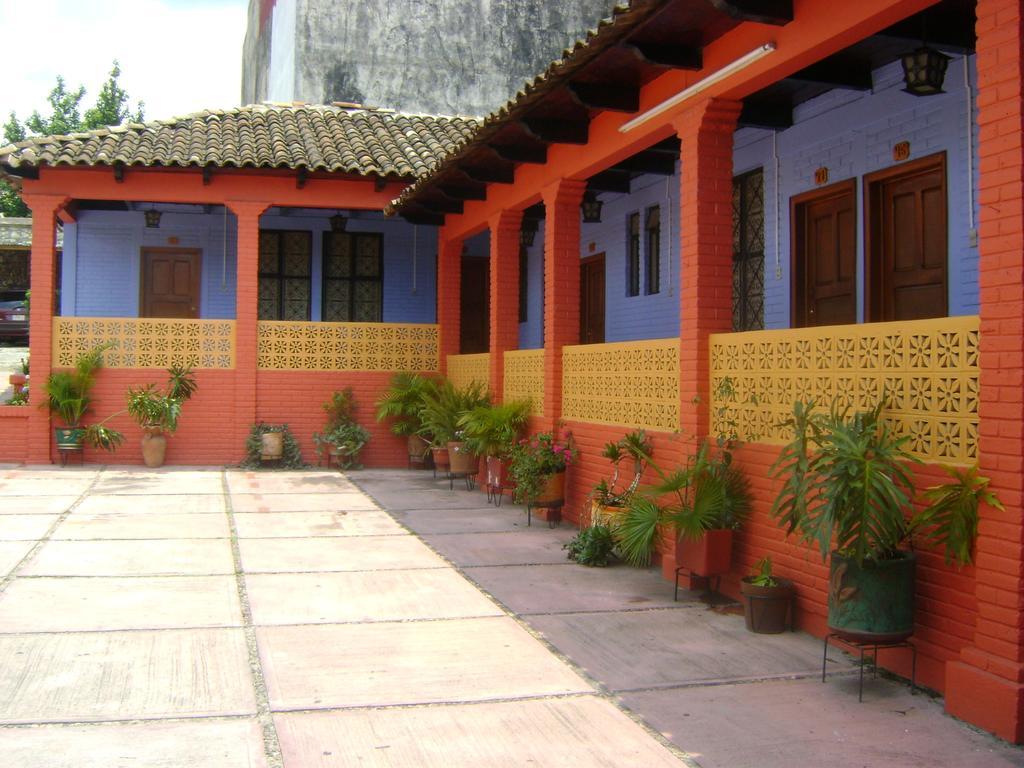 Hotel Clasico Colonial Комитан-де-Домингес Экстерьер фото